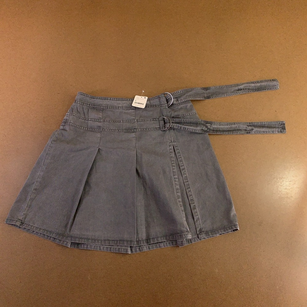Kimchi Blue Womens Size Small Gray Ginny Double Pleated Skirt NWT *Flaw